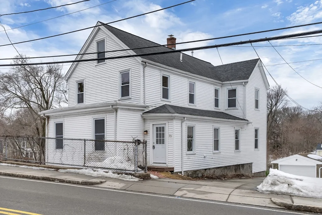 3 bed, 1 bath apartment for rent at 73 Walnut St, Dedham