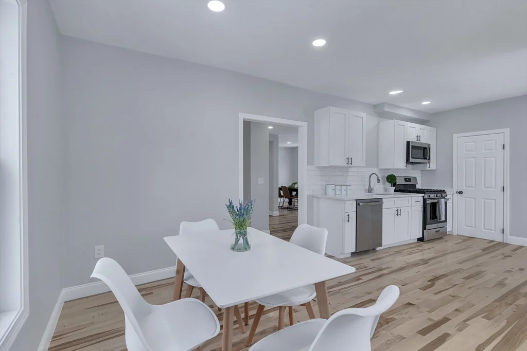 3 bed, 1 bath apartment for rent at 73 Walnut St, Dedham — photo 6 of 35