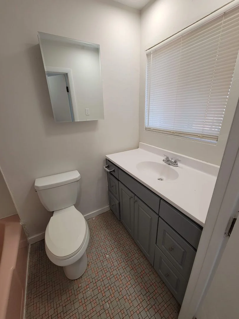 2 bed, 1 bath apartment for rent at 731 River St Unit 35, Hyde Park — photo 5 of 18