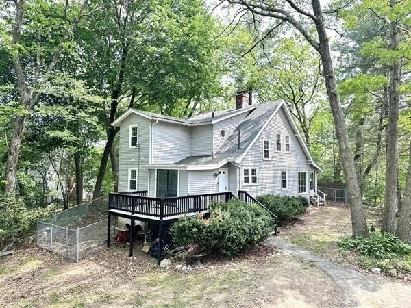 3 bed, 2 bath apartment for rent at 731 Worcester St Unit 731, Wellesley