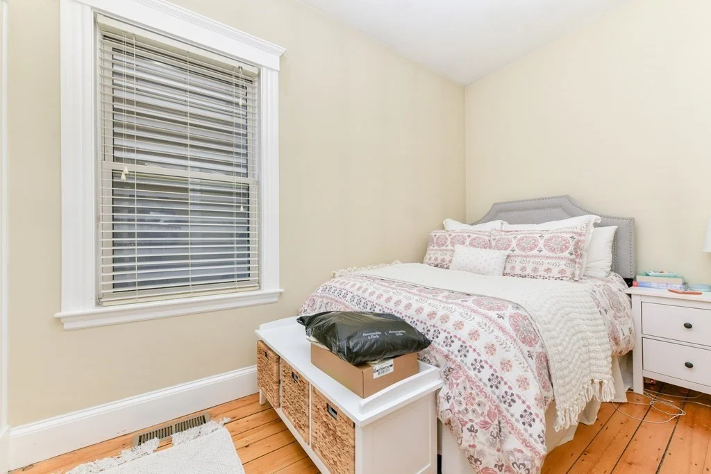 4 bed, 2 bath apartment for rent at 733 E 3rd St Unit 1, South Boston — photo 13 of 25