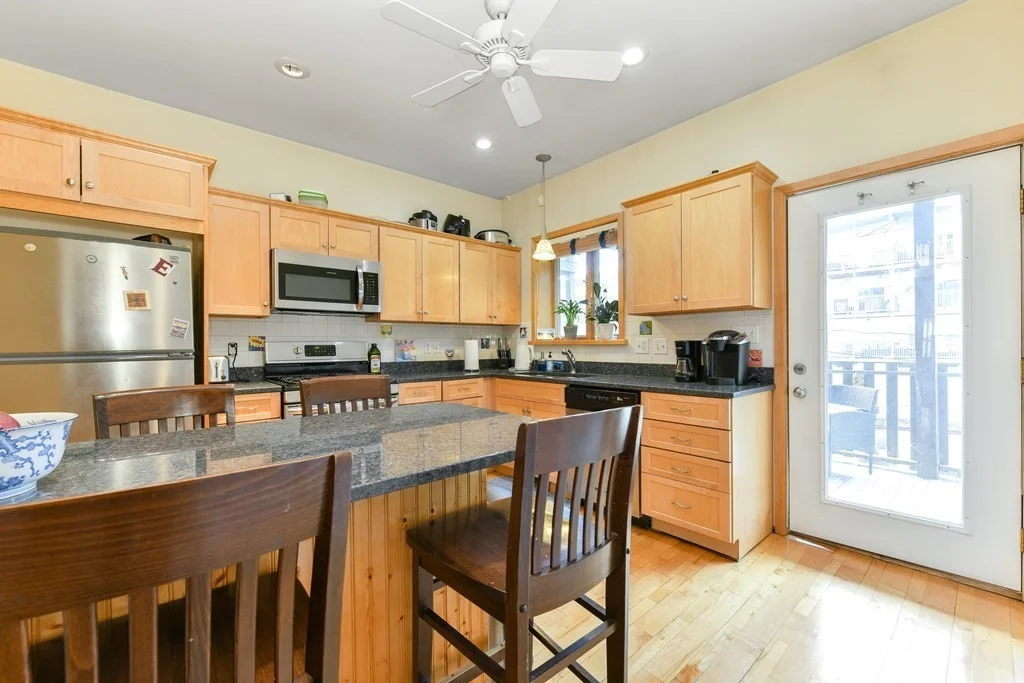4 bed, 2 bath apartment for rent at 733 E 3rd St Unit 1, South Boston — photo 9 of 25