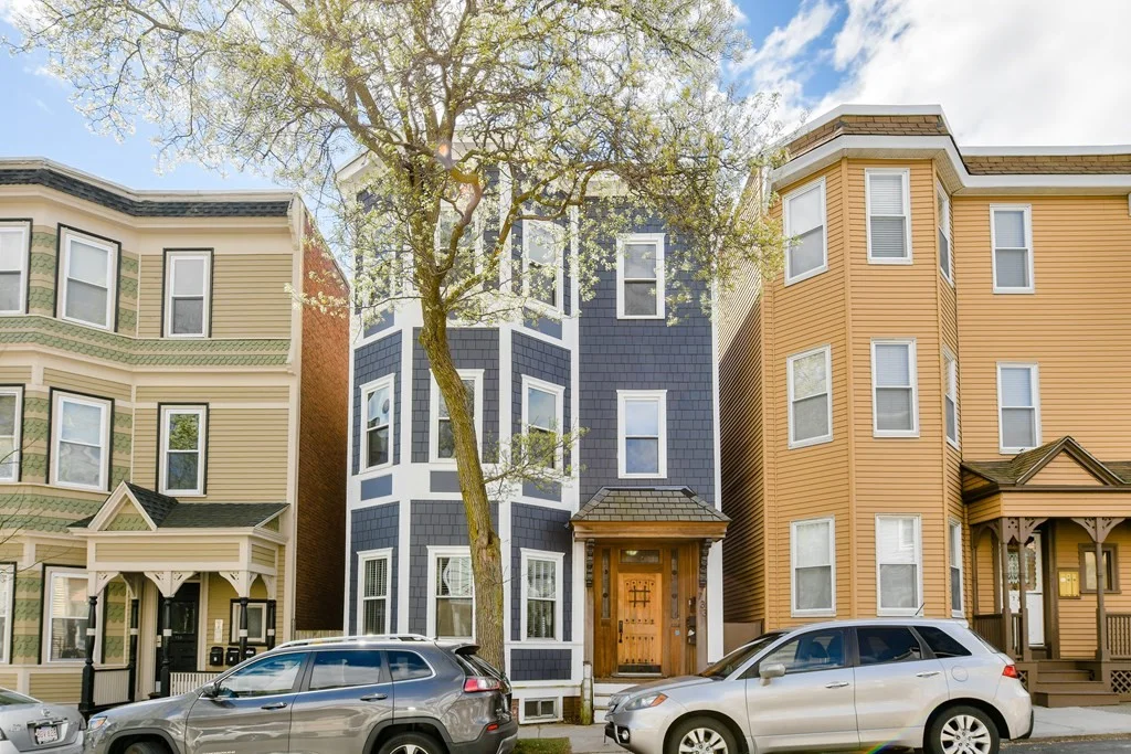 4 bed, 2 bath apartment for rent at 733 E 3rd St Unit 1, South Boston — photo 1 of 25