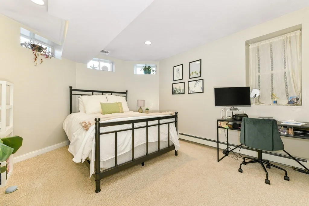 4 bed, 2 bath apartment for rent at 733 E 3rd St Unit 1, South Boston — photo 15 of 25