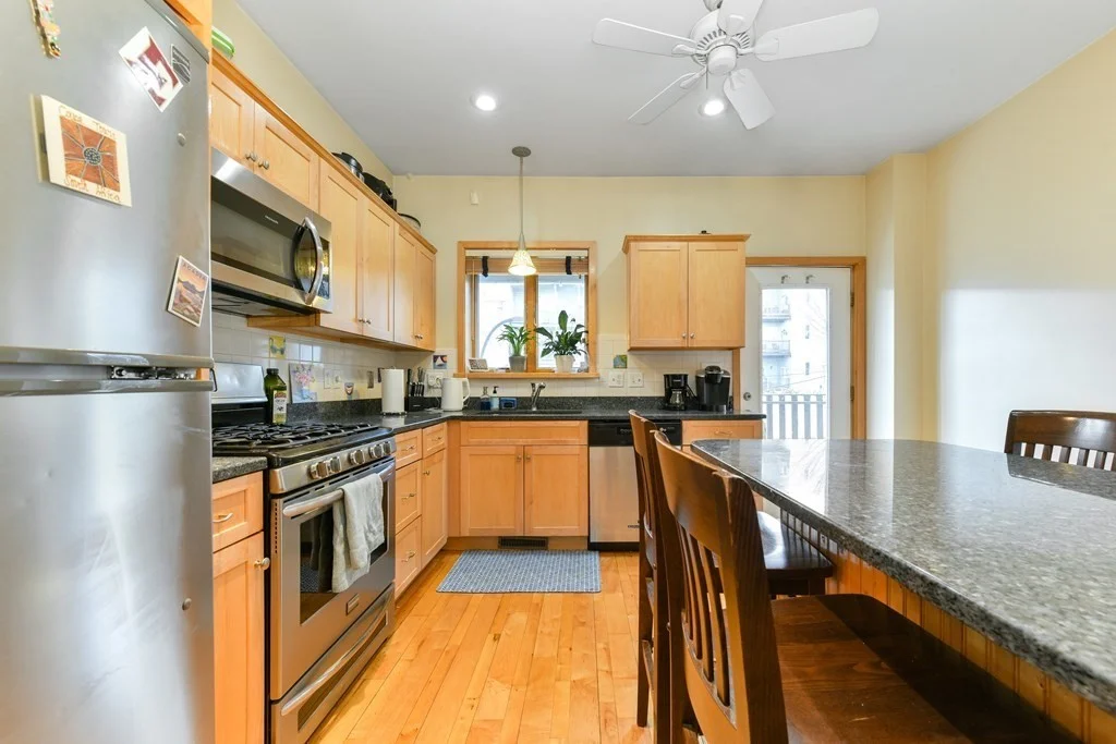 4 bed, 2 bath apartment for rent at 733 E 3rd St Unit 1, South Boston — photo 8 of 25