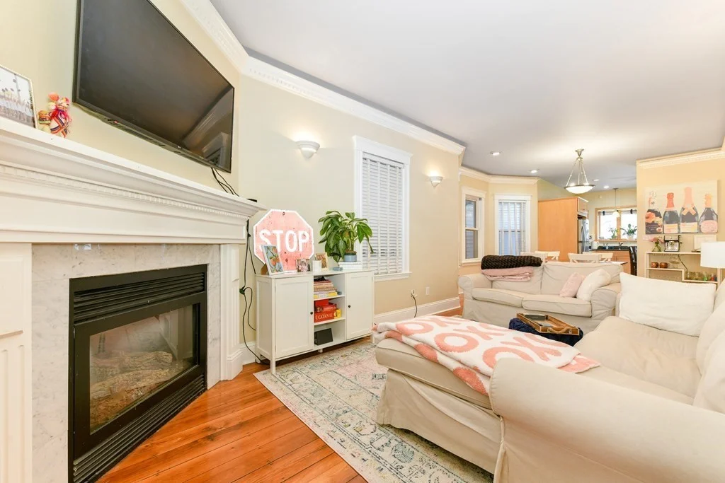4 bed, 2 bath apartment for rent at 733 E 3rd St Unit 1, South Boston — photo 4 of 25