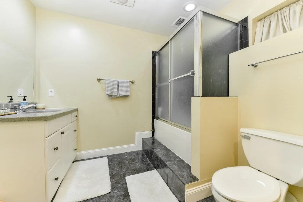 4 bed, 2 bath apartment for rent at 733 E 3rd St Unit 1, South Boston — photo 20 of 25