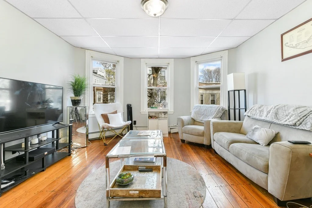 3 bed, 2 bath apartment for rent at 733 E 3rd St Unit 2, South Boston — photo 4 of 19