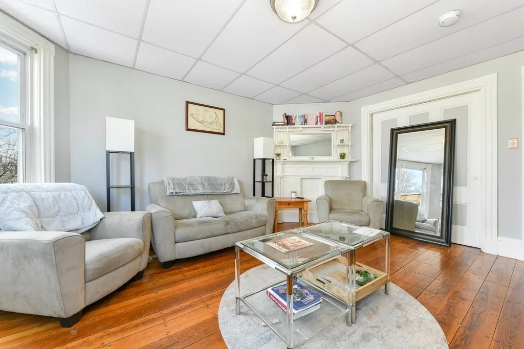 3 bed, 2 bath apartment for rent at 733 E 3rd St Unit 2, South Boston — photo 3 of 19