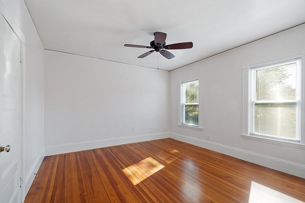 3 bed, 1 bath apartment for rent at 733 Hale St Unit 2, Beverly Farms — photo 7 of 24