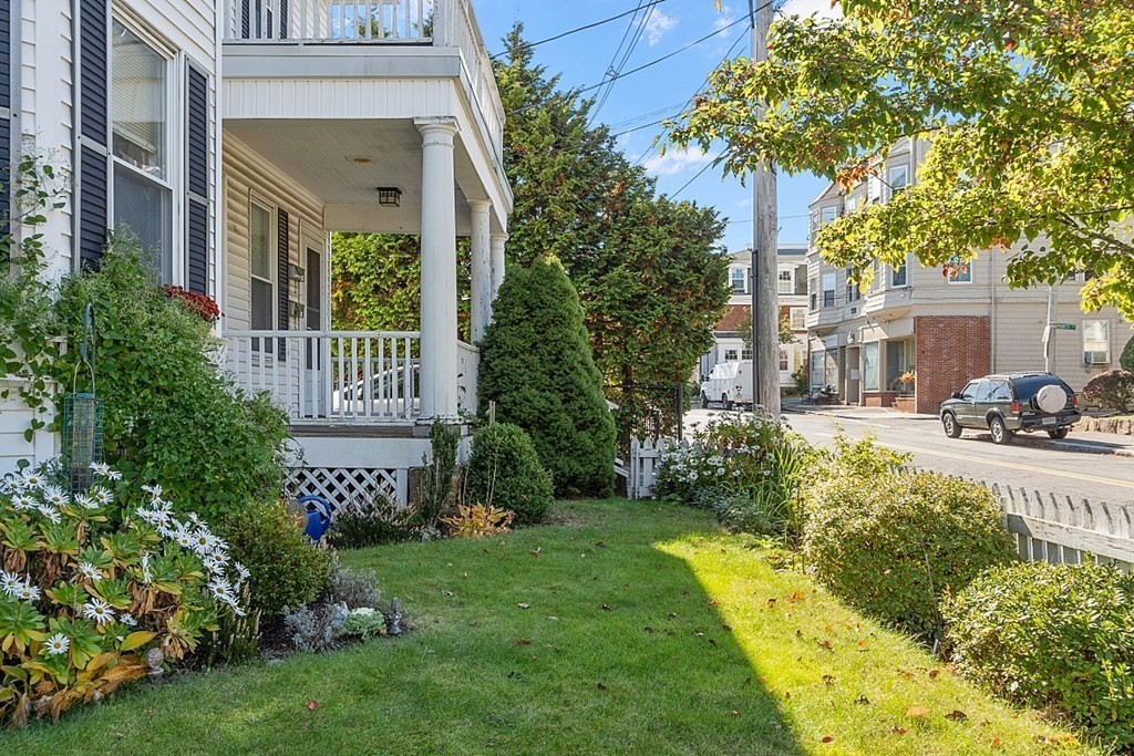 3 bed, 1 bath apartment for rent at 733 Hale St Unit 2, Beverly Farms — photo 22 of 24