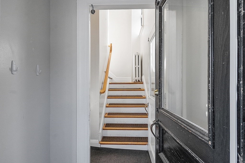 3 bed, 1 bath apartment for rent at 733 Hale St Unit 2, Beverly Farms — photo 20 of 24