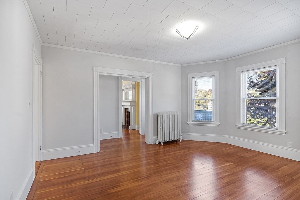 3 bed, 1 bath apartment for rent at 733 Hale St Unit 2, Beverly Farms — photo 13 of 24