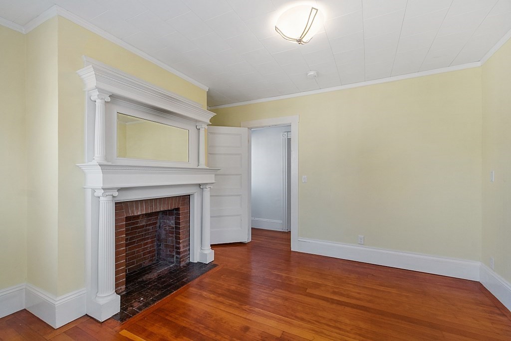 3 bed, 1 bath apartment for rent at 733 Hale St Unit 2, Beverly Farms — photo 15 of 24