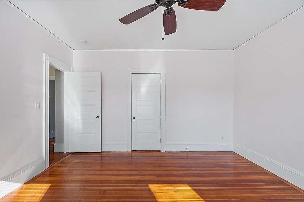 3 bed, 1 bath apartment for rent at 733 Hale St Unit 2, Beverly Farms — photo 6 of 24