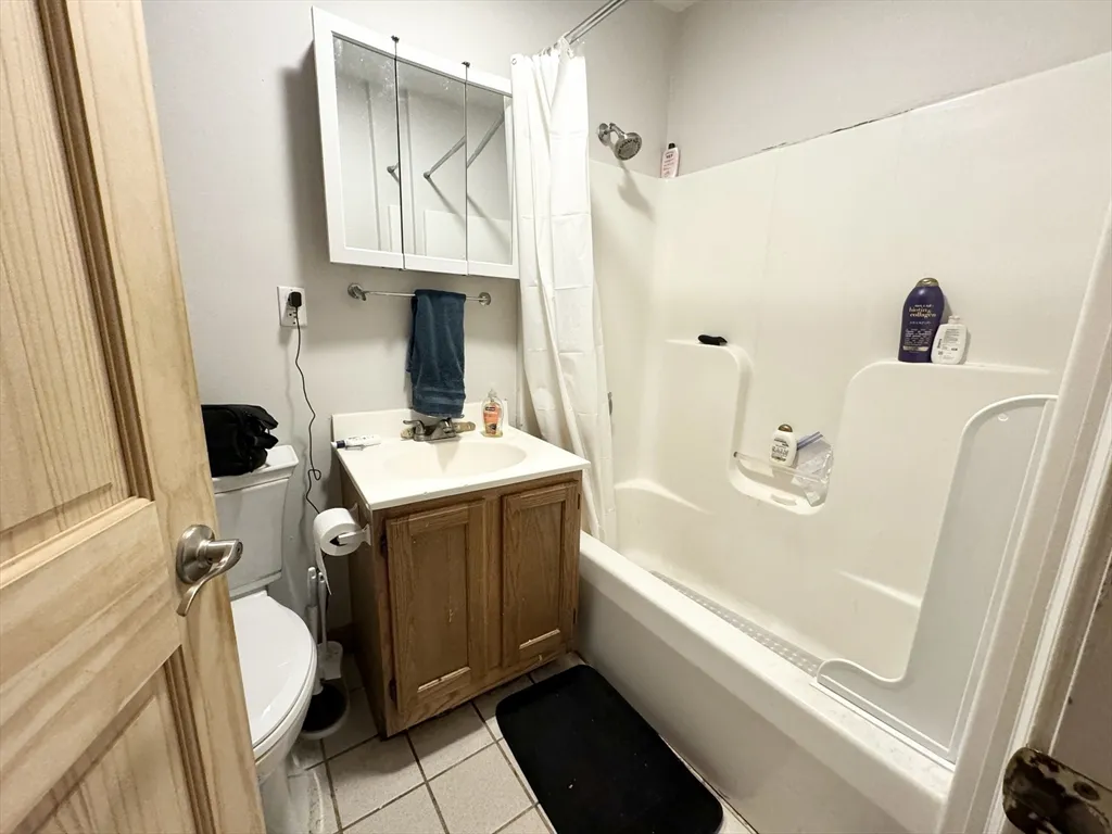 4 bed, 1 bath apartment for rent at 733 Parker St Unit 2, Mission Hill — photo 8 of 8