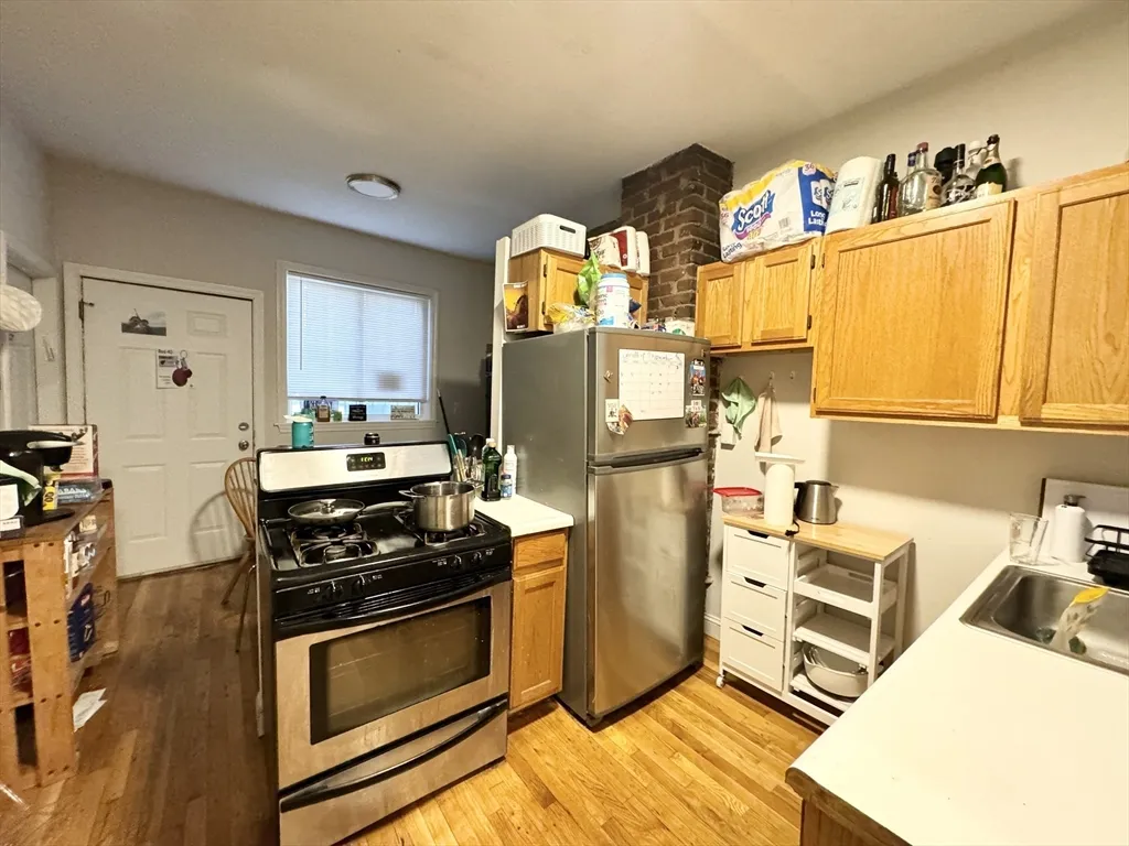 4 bed, 1 bath apartment for rent at 733 Parker St Unit 2, Mission Hill