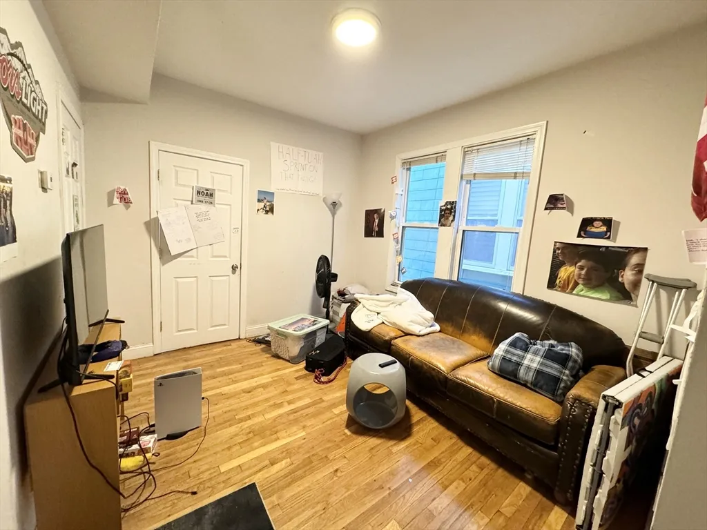 4 bed, 1 bath apartment for rent at 733 Parker St Unit 2, Mission Hill — photo 3 of 8