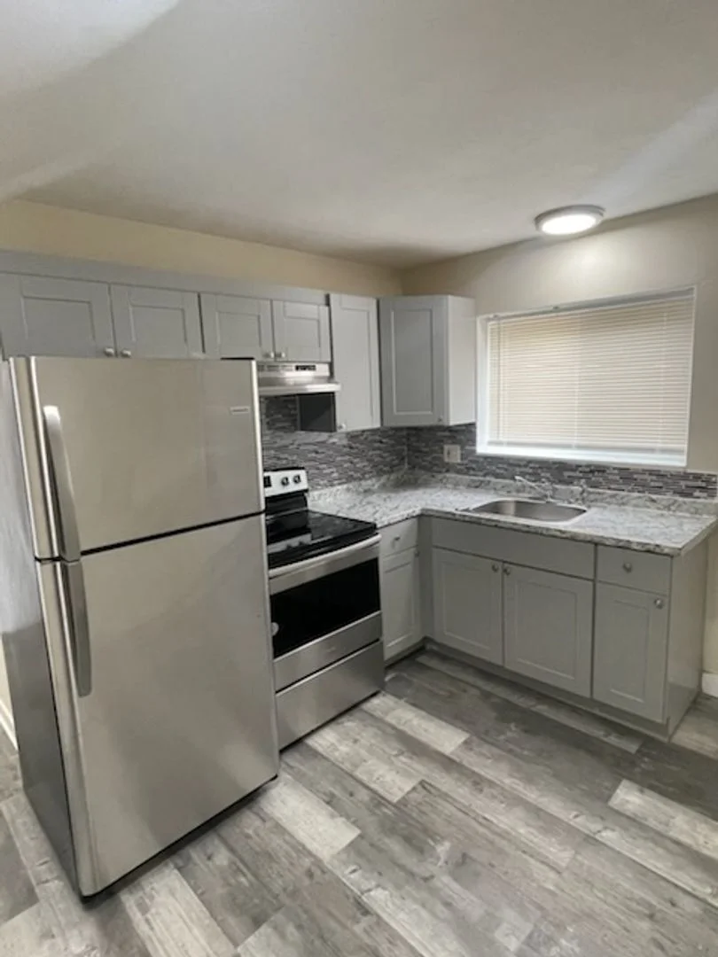 2 bed, 1 bath apartment for rent at 733 River St Unit 36, Hyde Park — photo 5 of 7