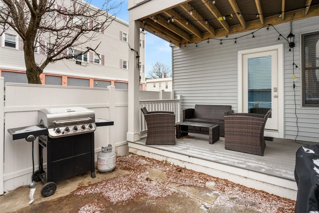 4 bed, 2 bath apartment for rent at 734 East 7th St Unit 1, South Boston — photo 3 of 15