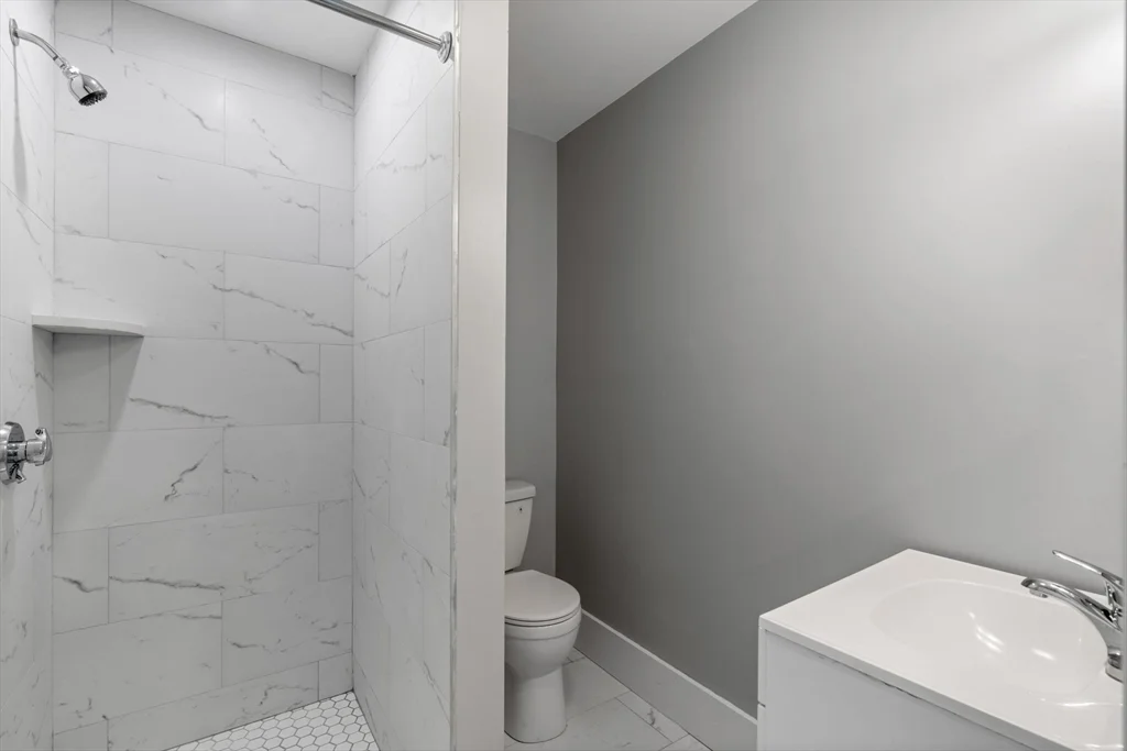 4 bed, 2 bath apartment for rent at 734 East 7th St Unit 1, South Boston — photo 12 of 15