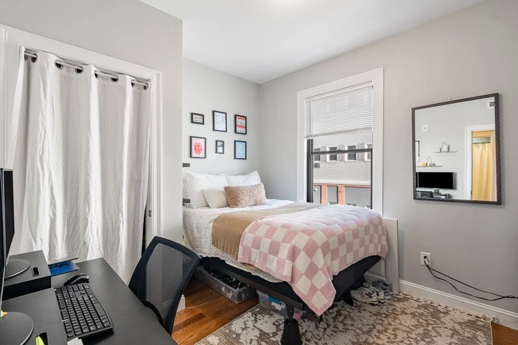 4 bed, 2 bath apartment for rent at 734 East 7th Unit 2, Boston — photo 13 of 22