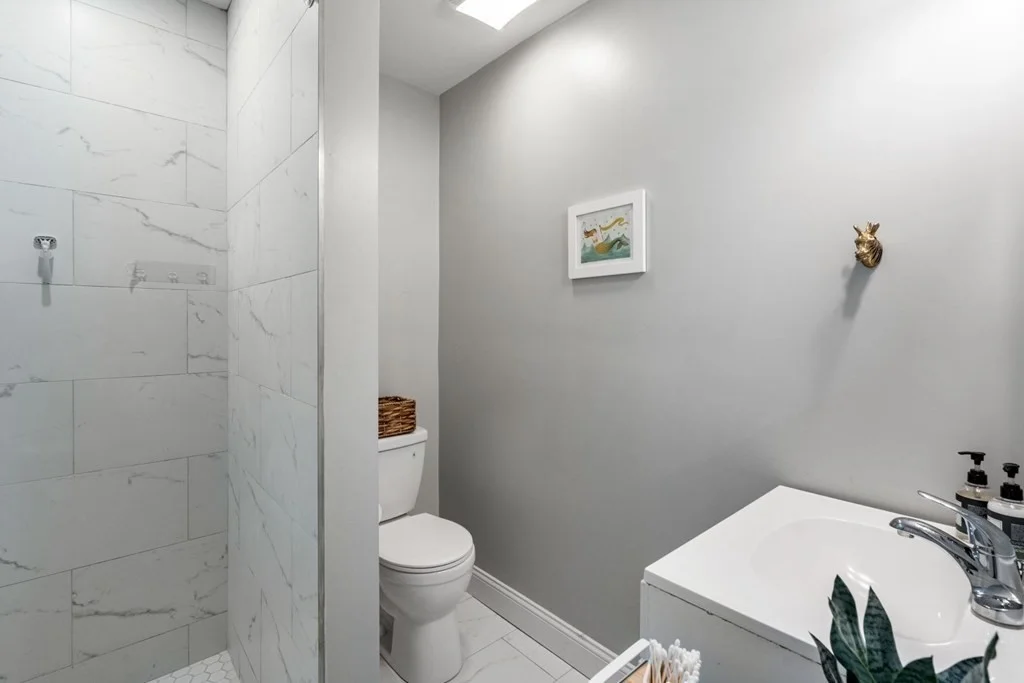 4 bed, 2 bath apartment for rent at 734 East 7th Unit 2, Boston — photo 9 of 22
