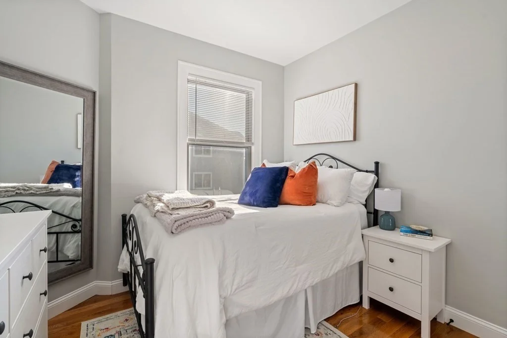 4 bed, 2 bath apartment for rent at 734 East 7th Unit 2, Boston — photo 8 of 22