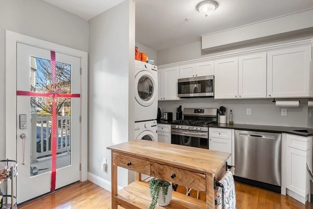 4 bed, 2 bath apartment for rent at 734 East 7th Unit 2, Boston — photo 17 of 22