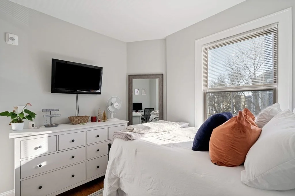 4 bed, 2 bath apartment for rent at 734 East 7th Unit 2, Boston — photo 7 of 22