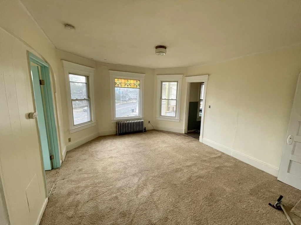 3 bed, 1 bath apartment for rent at 735 Belmont Ave Unit 2, Springfield — photo 7 of 15