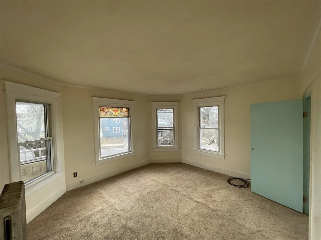 3 bed, 1 bath apartment for rent at 735 Belmont Ave Unit 2, Springfield — photo 6 of 15