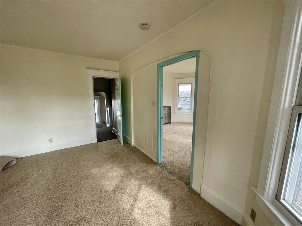3 bed, 1 bath apartment for rent at 735 Belmont Ave Unit 2, Springfield — photo 4 of 15