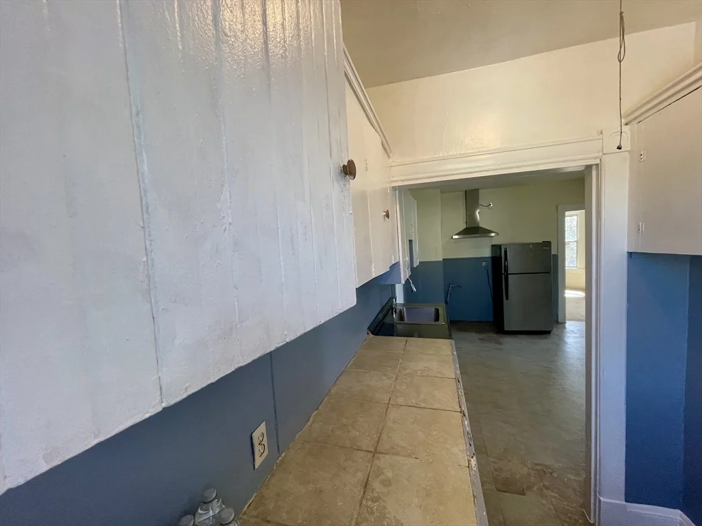 3 bed, 1 bath apartment for rent at 735 Belmont Ave Unit 2, Springfield — photo 13 of 15