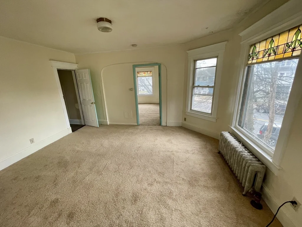 3 bed, 1 bath apartment for rent at 735 Belmont Ave Unit 2, Springfield — photo 5 of 15