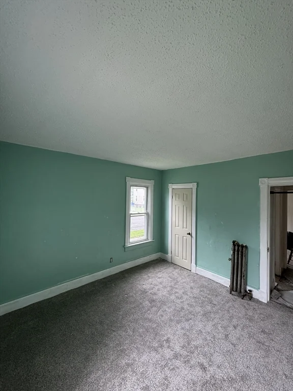 3 bed, 1 bath apartment for rent at 735 Belmont St Unit 1, Springfield — photo 4 of 16