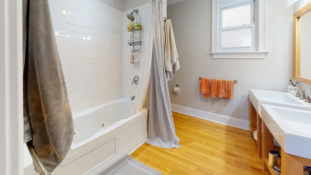3 bed, 2 bath apartment for rent at 735 East 3rd Unit 2, South Boston — photo 7 of 8