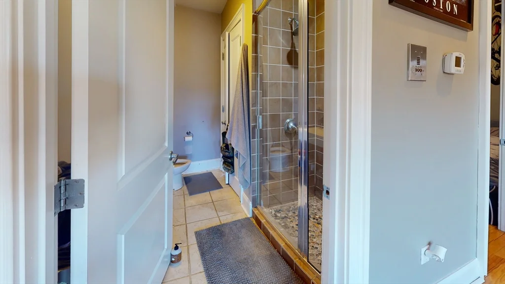 3 bed, 2 bath apartment for rent at 735 East 3rd Unit 2, South Boston — photo 6 of 8