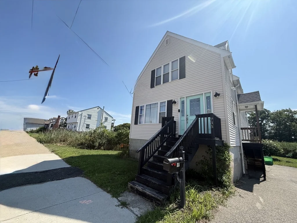 3 bed, 1 bath apartment for rent at 735 Sea St, Quincy — photo 1 of 31