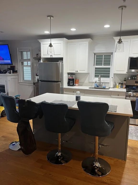 3 bed, 2 bath apartment for rent at 736 East 6th St Unit 1, South Boston — photo 3 of 8