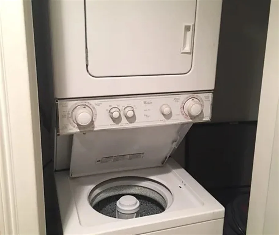 3 bed, 2 bath apartment for rent at 736 East 6th St Unit 1, South Boston — photo 6 of 8