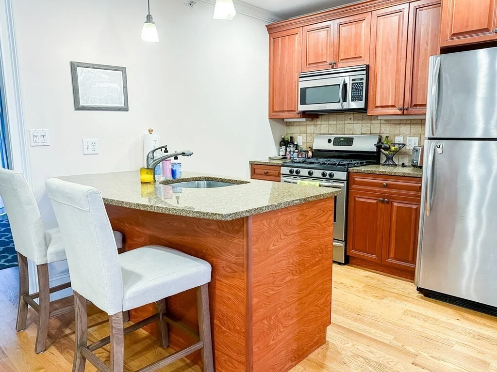 2 bed, 1 bath apartment for rent at 736 East 6th St Unit 2, South Boston — photo 2 of 18