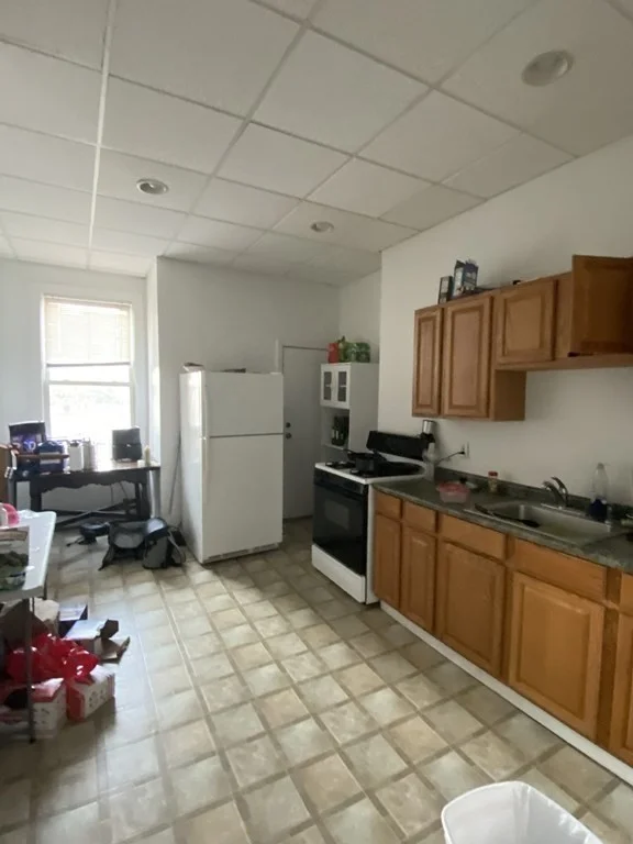 3 bed, 1 bath apartment for rent at 736 East Broadway Unit 2, South Boston