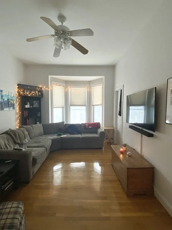3 bed, 1 bath apartment for rent at 736 East Broadway Unit 2, South Boston — photo 2 of 3
