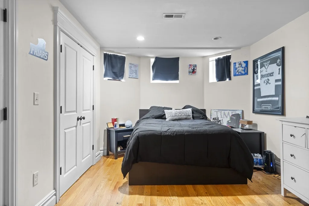 4 bed, 2 bath apartment for rent at 737 E 7th Unit 1, South Boston — photo 15 of 22