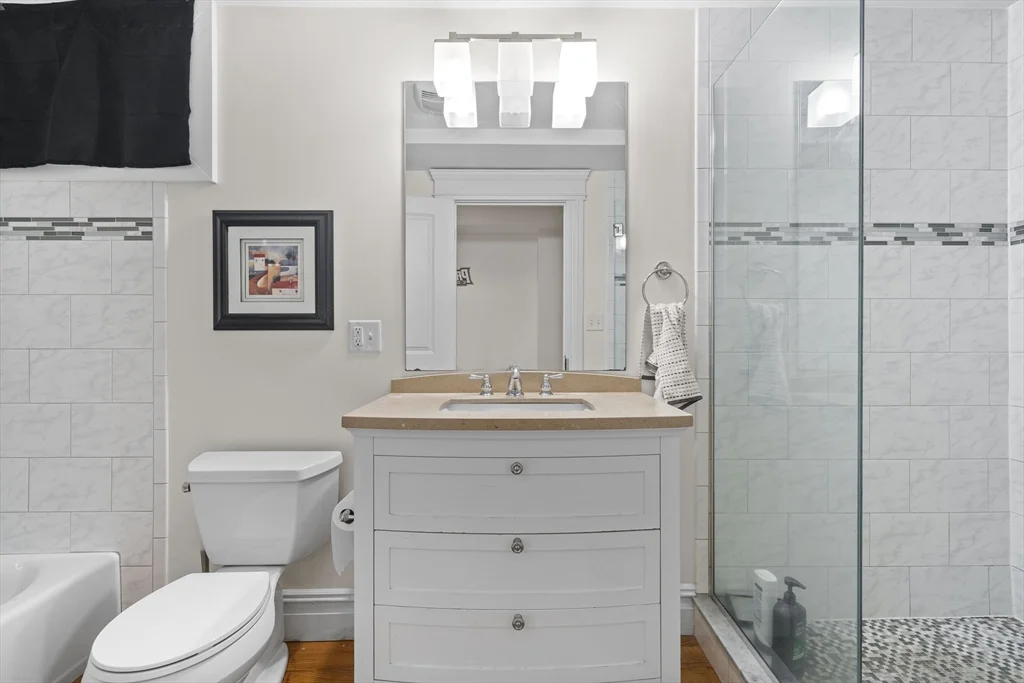 4 bed, 2 bath apartment for rent at 737 E 7th Unit 1, South Boston — photo 16 of 22