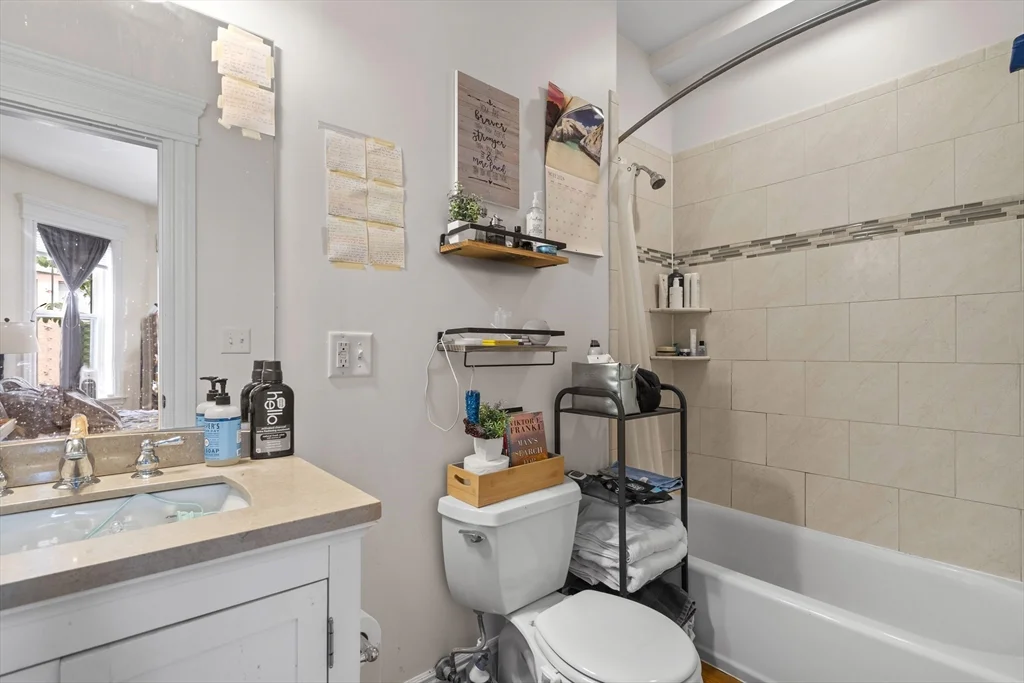 4 bed, 2 bath apartment for rent at 737 E 7th Unit 1, South Boston — photo 18 of 22