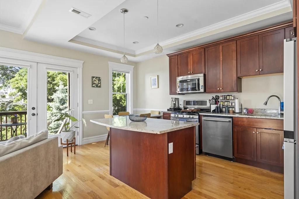 2 bed, 2 bath apartment for rent at 737 E 7th Unit 3, South Boston