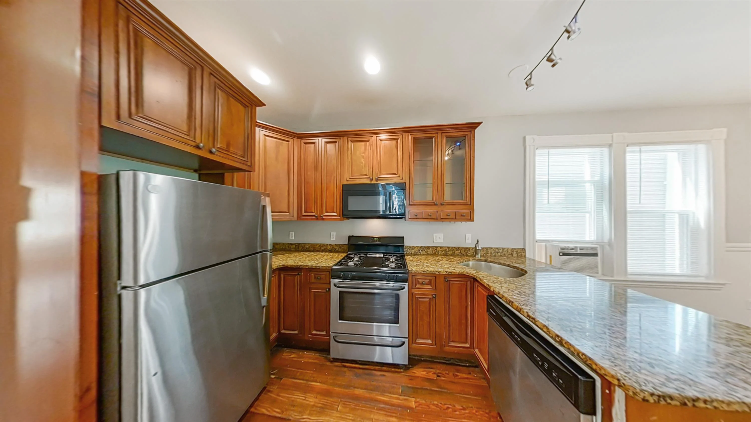 5 bed, 2 bath apartment for rent at 737 Parker St Unit 3, Mission Hill — photo 8 of 11