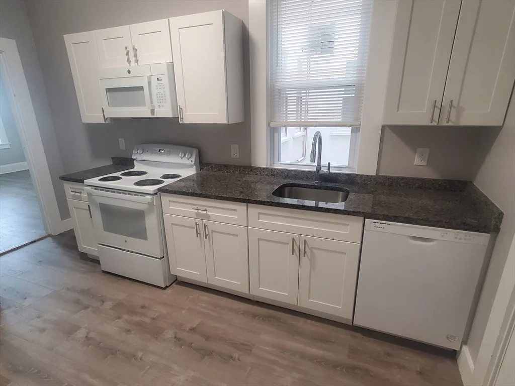 1 bed, 1 bath apartment for rent at 738 Washington St Unit 11, Norwood — photo 3 of 13